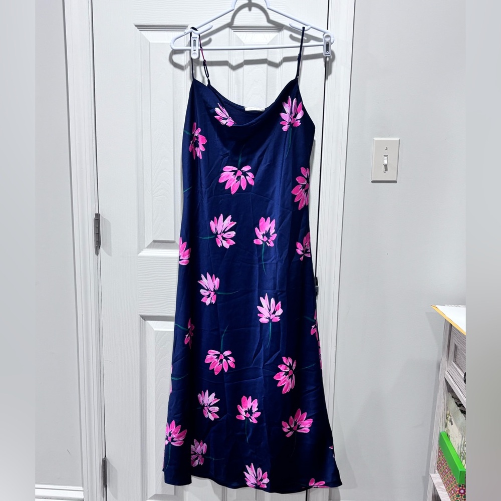 All in Favor Navy and Pink Floral Midi Dress 🌷 - Picture 2 of 9
